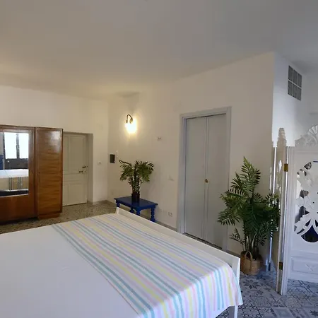 Apartment Large Authentic 2-bed Panoramic Views *