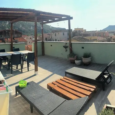 Large Authentic 2-bed Panoramic Views Apartman Bosa